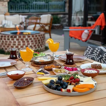 Ajlan Cunda Otel Ayvalı