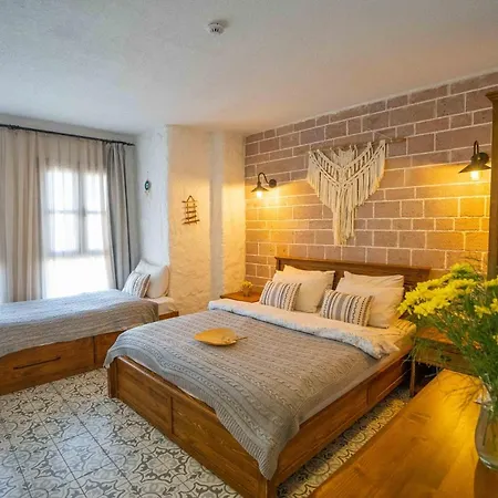 Ajlan Cunda Otel 2*