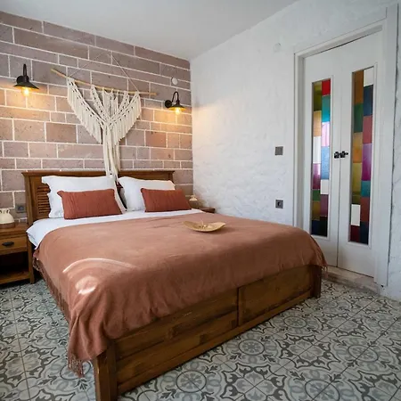 Ajlan Cunda Otel