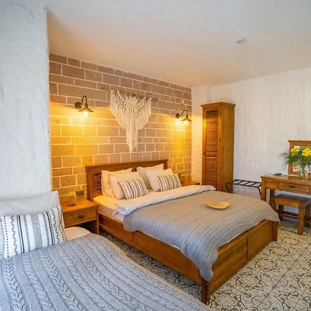 Otel Ajlan Cunda 2*