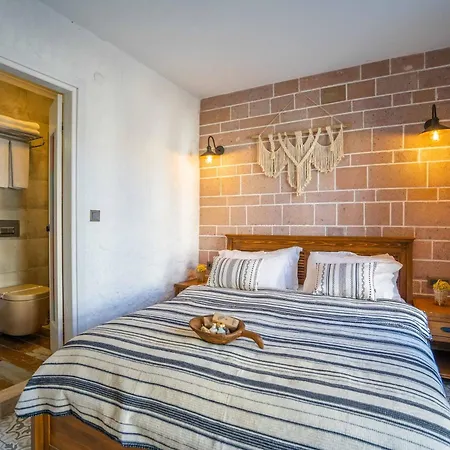 Ajlan Cunda Otel Ayvalı