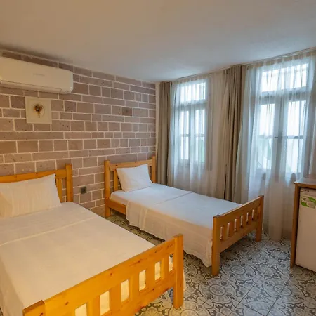 Ajlan Cunda Otel 2*