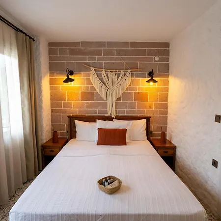 Otel Ajlan Cunda Ayvalı