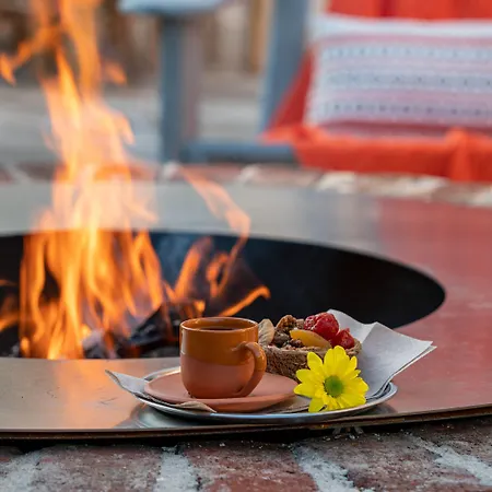 Ajlan Cunda Ayvalı