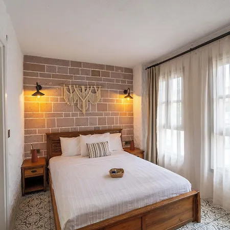 Ajlan Cunda Otel 2*