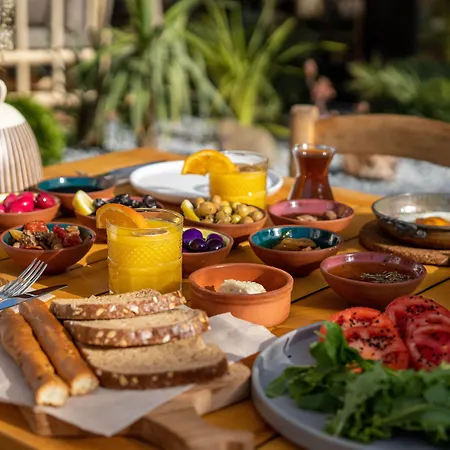 Hotel Ajlan Cunda 2*