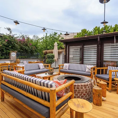 Ajlan Cunda Hotel 2*