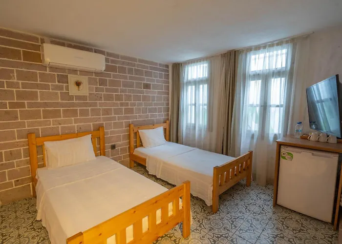 Ajlan Cunda Hotel 2*